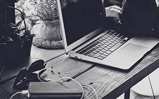 MK体育app下载-除了传中啥也不会？维拉3球踢爆枪手攻防问题