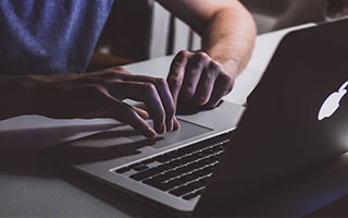 MK体育app下载-除了传中啥也不会？维拉3球踢爆枪手攻防问题